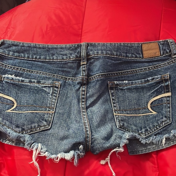 Shorts - Picture 2 of 4